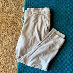 EUC The North Face Joggers